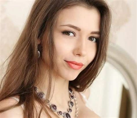 Mila Azul Bio, Age, Height, Wiki, Net Worth & More